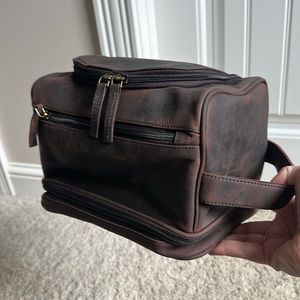 NWOT Leather toiletry/cosmetic bag for men or women